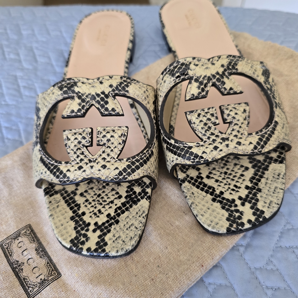 Gucci Interlock G Women's Black and Cream Snakeskin Slide Sandals 8.5 38.5 - Picture 3 of 9